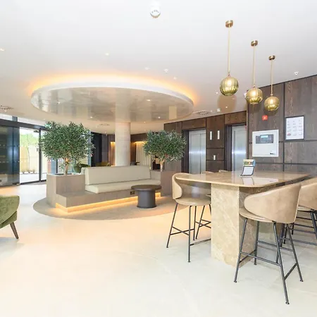 Superior 1 Bed Apartment By Leeds Train Staiton Exterior photo