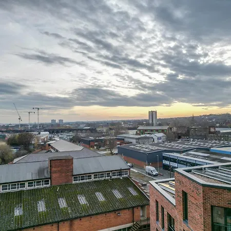 Superior 1 Bed Apartment By Leeds Train Staiton Exterior photo
