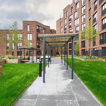 Superior 1 Bed Apartment By Leeds Train Staiton Exterior photo