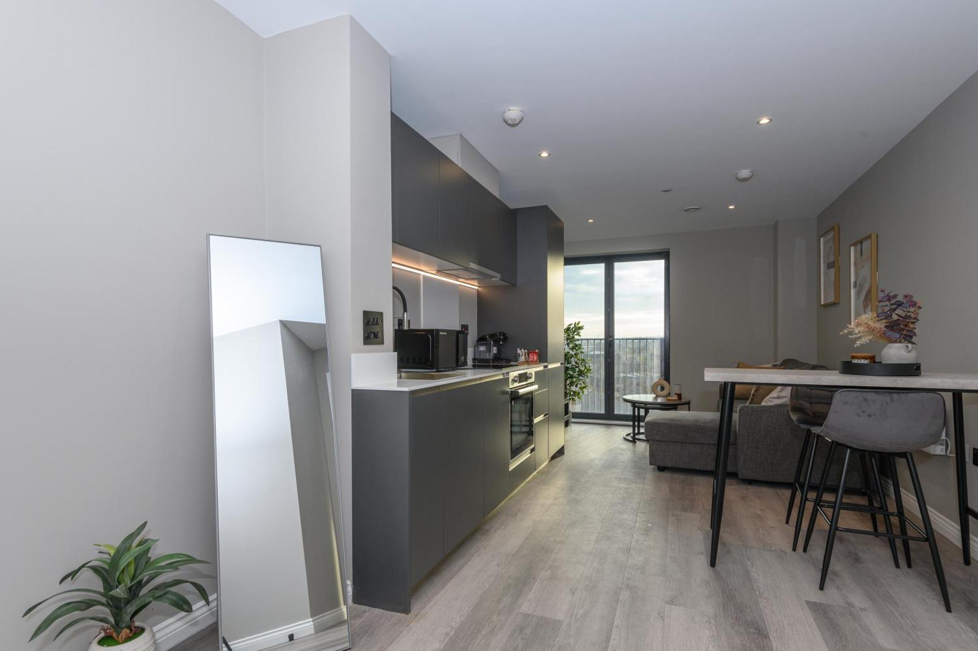 Superior 1 Bed By Leeds Train Staiton