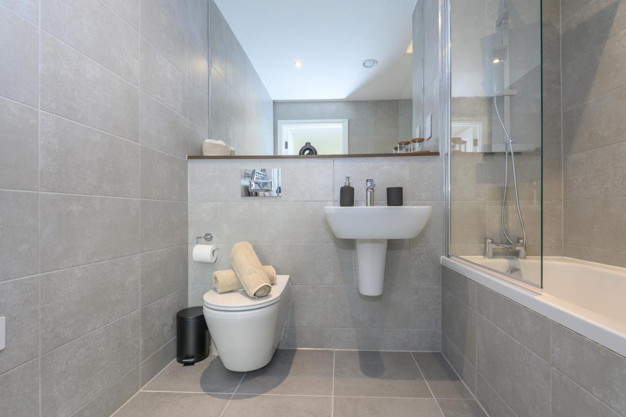 Superior 1 Bed By Leeds Train Staiton *